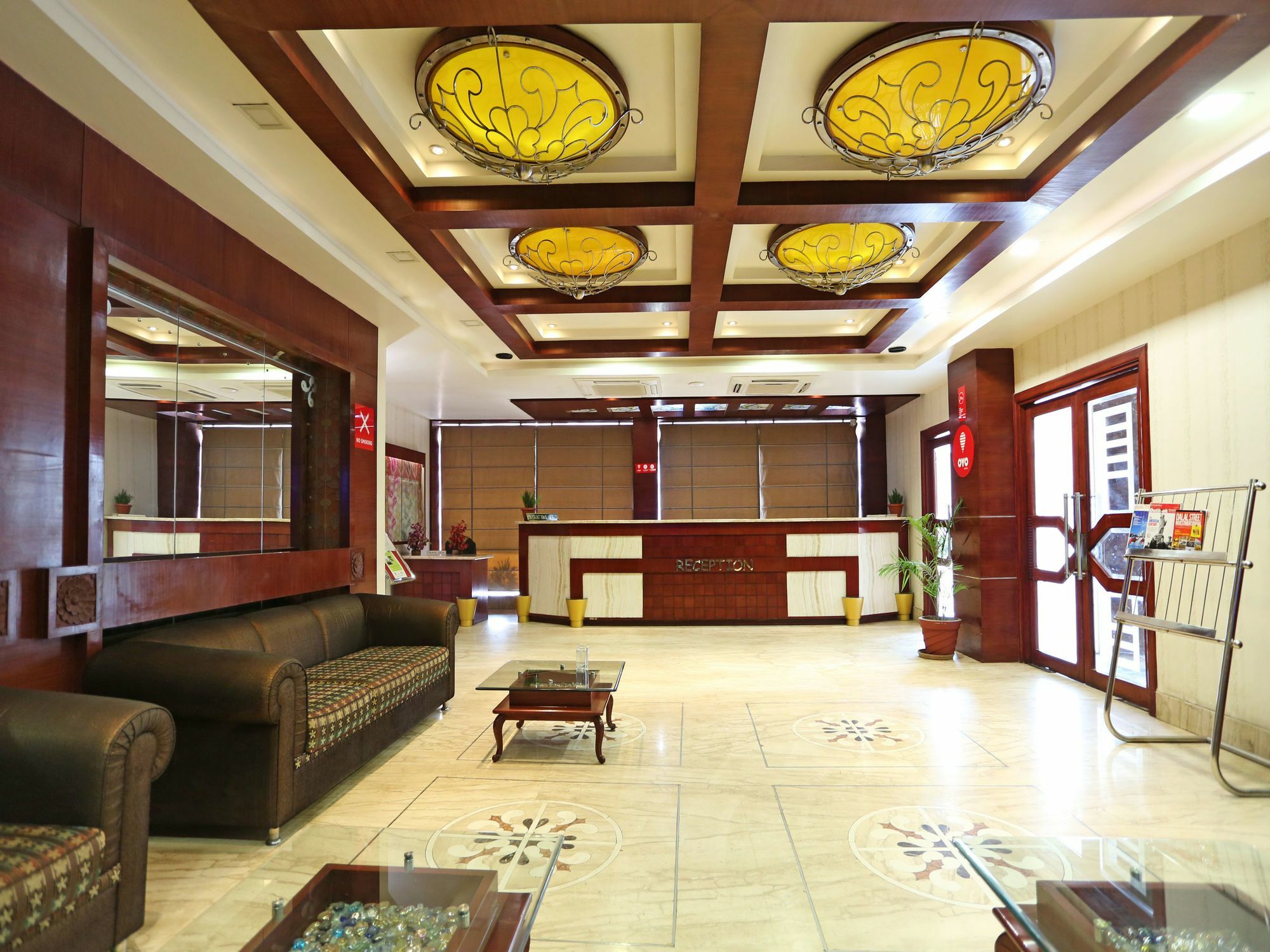 Oyo 2054 New Hotel Broadway Varanasi Exterior foto